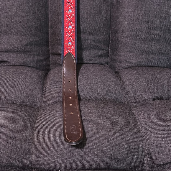 Vineyard Vines size 32 young men’s Lacrosse belt. Great condition. - Picture 2 of 5
